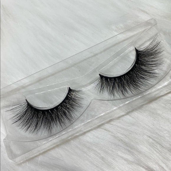 Other - Lashes- Style: Dreamy